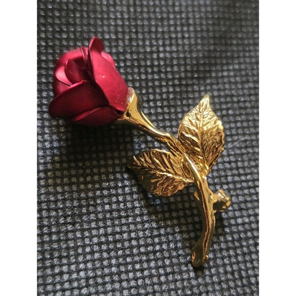 Vintage Giovanni Red Rose Brooch Pin Gold Tone Flower Enchanted Signed B - Picture 1 of 8